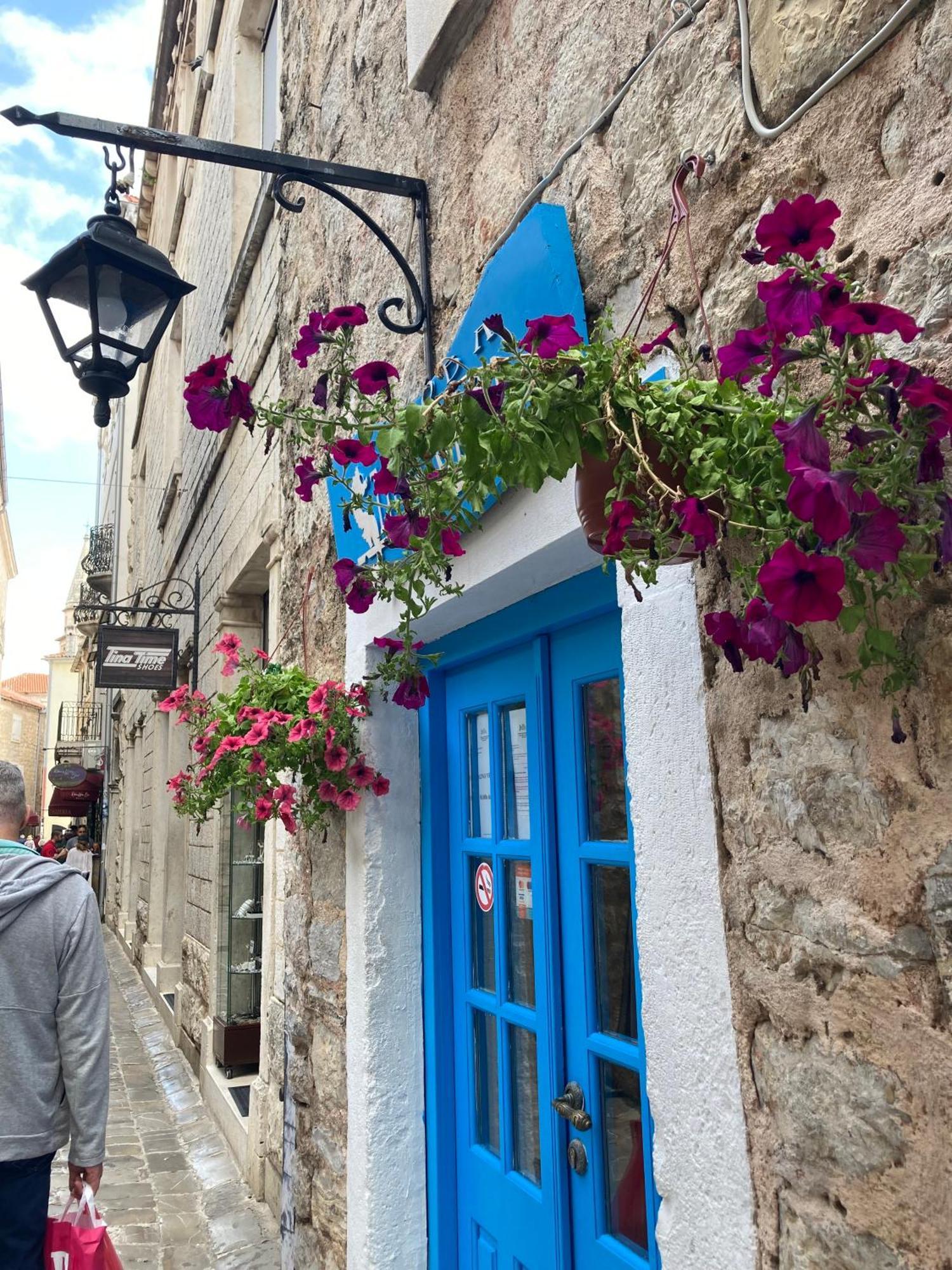 De Lux * Budva